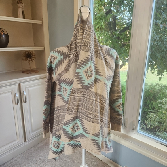 Geometric Patterned, Cascading Cardigan - Picture 5 of 12